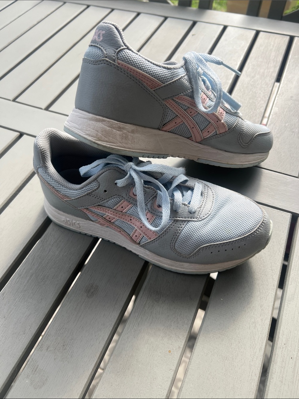 Asics Lyte Women’s Light Blue Mesh and Pink Lace-Up Sneakers US 5